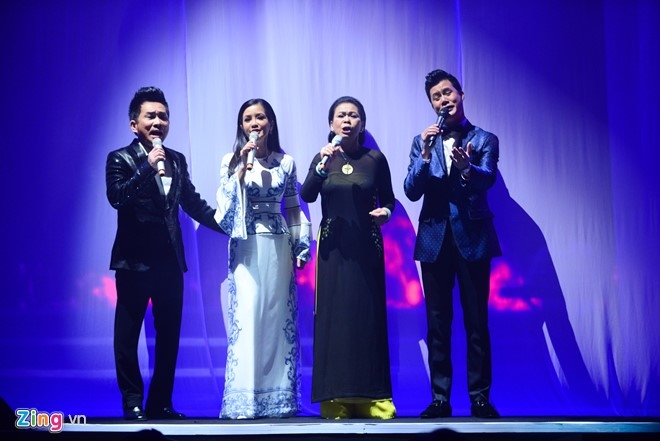 Ho Ngoc Ha hat be cho Khanh Ly trong dem nhac o Sai Gon hinh anh 11