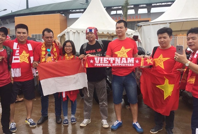 Indonesia dùng xe đặc chủng bảo vệ trận đấu với Việt Nam - ảnh thể thao