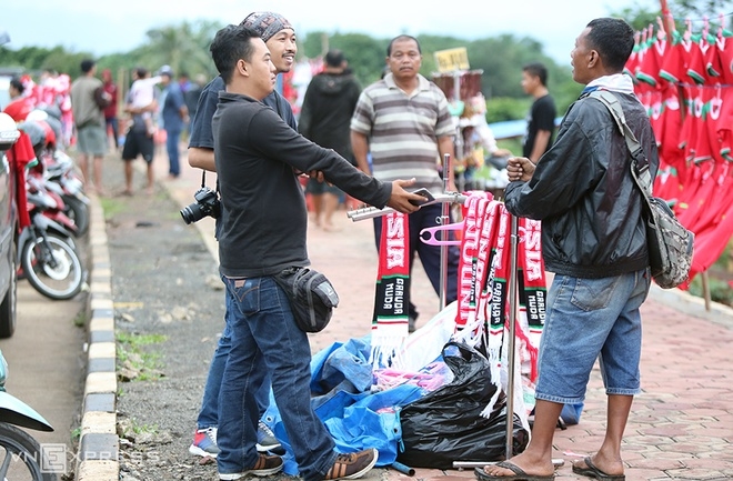 Không khí trước trận Indonesia - Việt Nam tại Bogor - ảnh thể thao