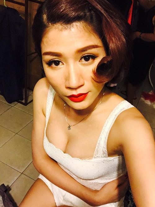 trang-tran-duoc-chong-dong-vien-di-nang-nguc-sau-sinh-1