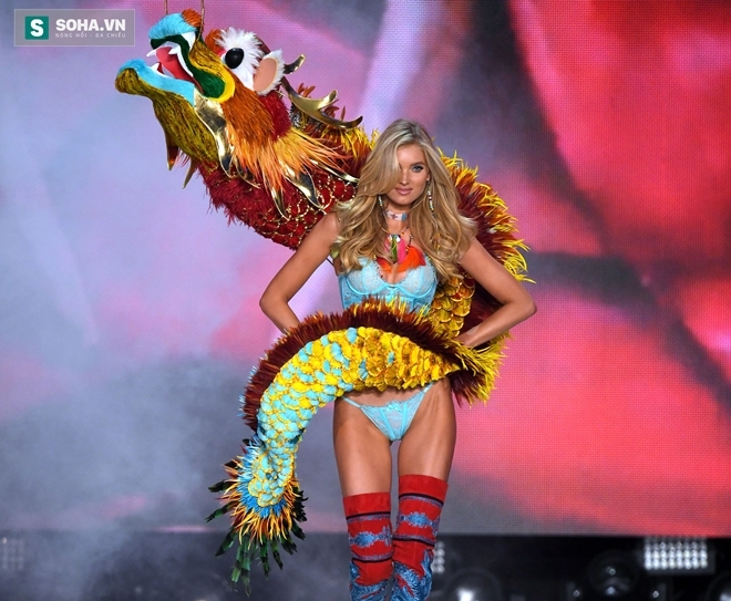 Victoria’s Secret Fashion Show 2016: Từ đêm hội sexy nhất hành tinh đến… gánh xiếc hài hước? - Ảnh 1.