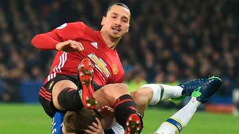 Ibra không cố ý đá vào đầu Coleman