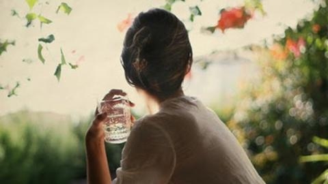 Kết quả hình ảnh cho Sao anh yêu tôi mà vẫn chưa bỏ vợ để cưới tôi