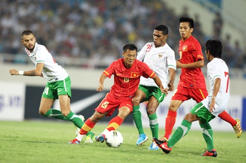 trong tai trung quoc dieu khien tran viet nam vs indonesia hinh anh 1