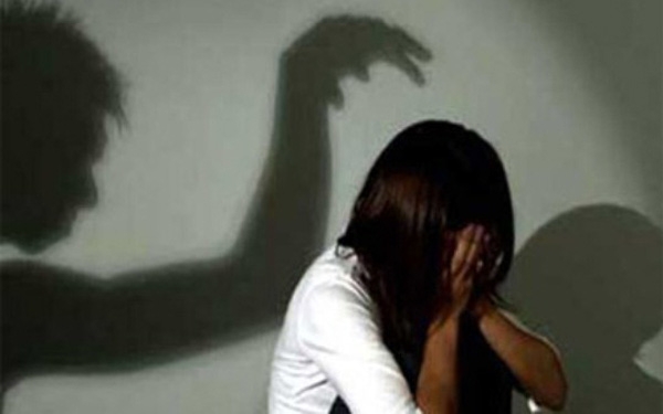 Kết quả hình ảnh cho 'Yêu râu xanh' dụ cho bé gái xe đạp điện để hãm hại