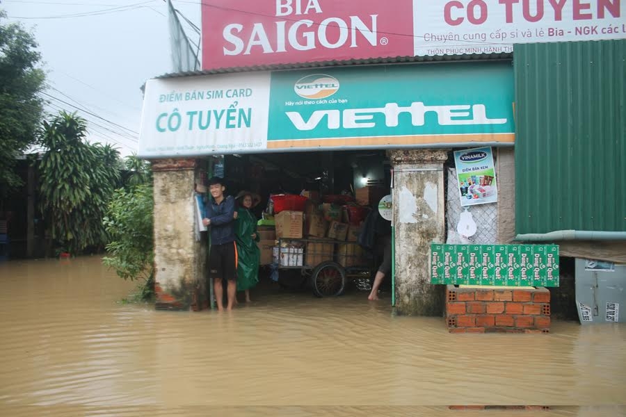 ảnh: nha sap, duong ngap va sat lo vi lu chong lu ỏ quảng ngãi hinh anh 1