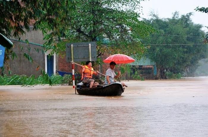 ảnh: nha sap, duong ngap va sat lo vi lu chong lu ỏ quảng ngãi hinh anh 4