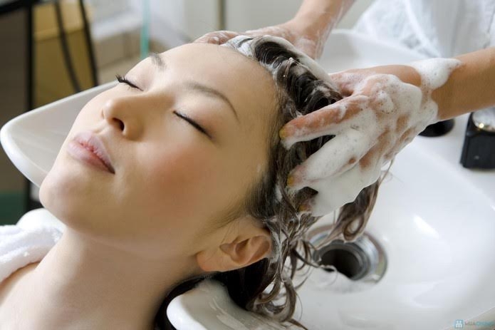 Thu trăm triệu/tháng: Đau rát, ứa máu chị em khóc thầm về đêm