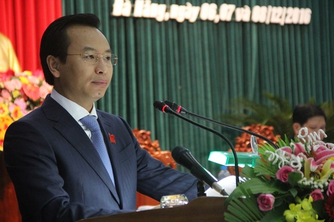 Bí thư Thành ủy, Chủ tịch HĐND TP.Đà Nẵng Nguyễn Xuân Anh phát biểu tại kỳ họp /// ẢNH: HOÀNG SƠN