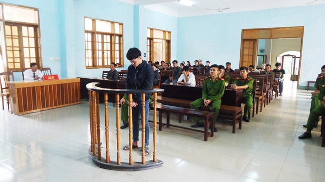 Duy trước vành móng ngựa