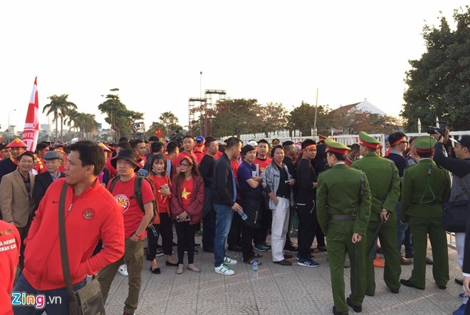 Nguoi ham mo do ve chao lua My Dinh co vu tuyen Viet Nam hinh anh 2