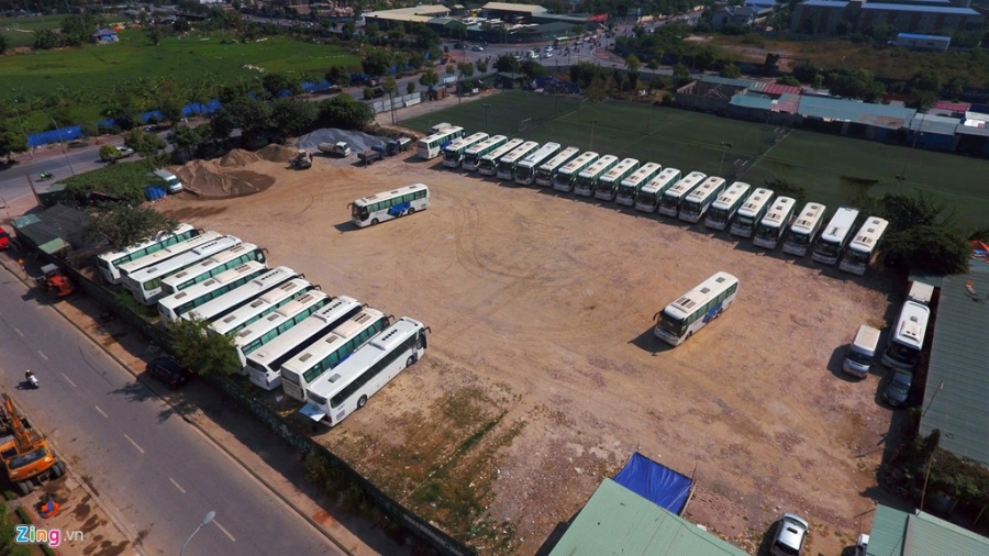 Khu do thi nhieu bai do, showroom oto nhat Ha Noi hinh anh 2