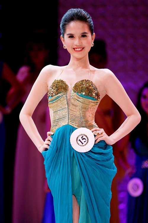 ngoc-trinh-thoat-mac-gai-que-tro-thanh-nu-hoang-noi-y-nho-lan-da-trang-muot-6