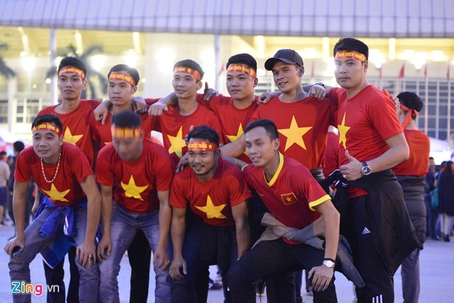 Co dong vien san sang tiep lua cho doi tuyen Viet Nam hinh anh 2