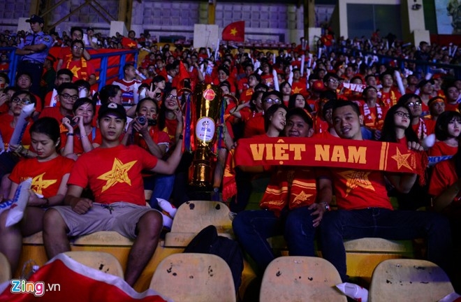 Viet Nam 0-0 Indonesia (H1): Xuan Truong da cap Trong Hoang hinh anh 1