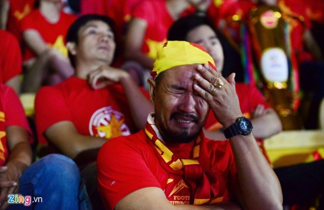Viet Nam 0-1 Indonesia (H2): Nguyen Manh nhan the do hinh anh 1