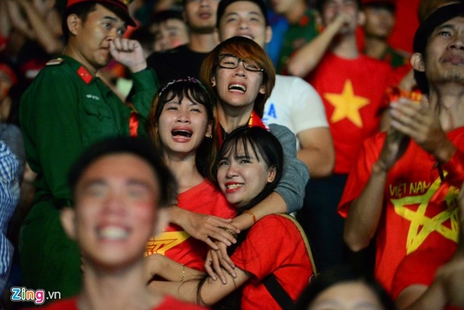 Viet Nam 2-2 Indonesia (HP1): Ban thua tren cham 11 m hinh anh 1