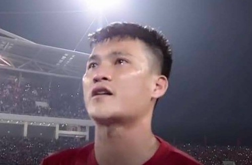 cong vinh khoc nuc no goi dien cho thuy tien vi that bai tren san co - 2