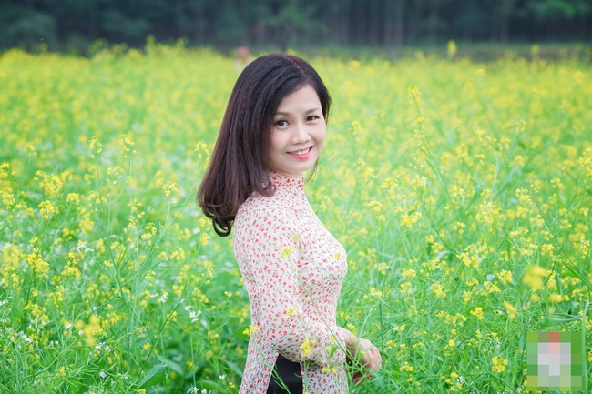 Không thể tin được người phụ nữ xinh đẹp này đã là bà nội tuổi 51! - Ảnh 3.