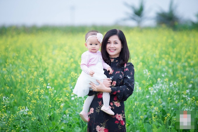 Không thể tin được người phụ nữ xinh đẹp này đã là bà nội tuổi 51! - Ảnh 6.
