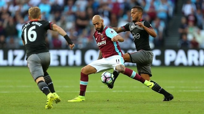 MU rao ban Fellaini, Chelsea hoi mua Sanchez hinh anh 2