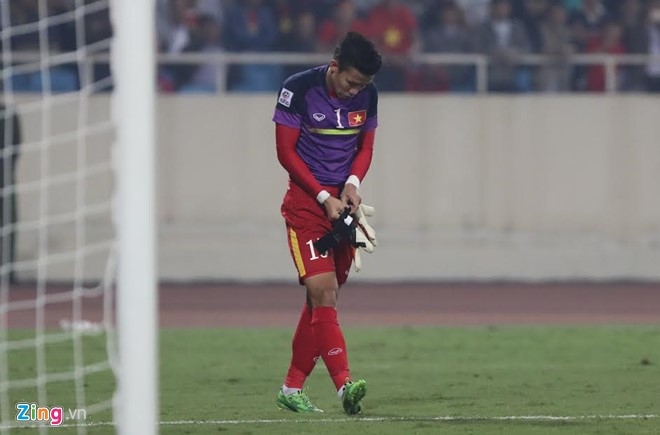 ‘Tuyen Viet Nam dang phai nhan 2 qua phat den’ hinh anh 1