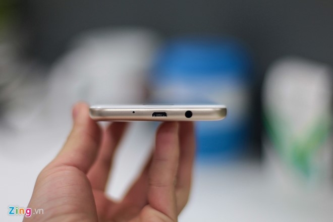 Anh thuc te Samsung Galaxy J5 Prime gia 5 trieu vua len ke hinh anh 6