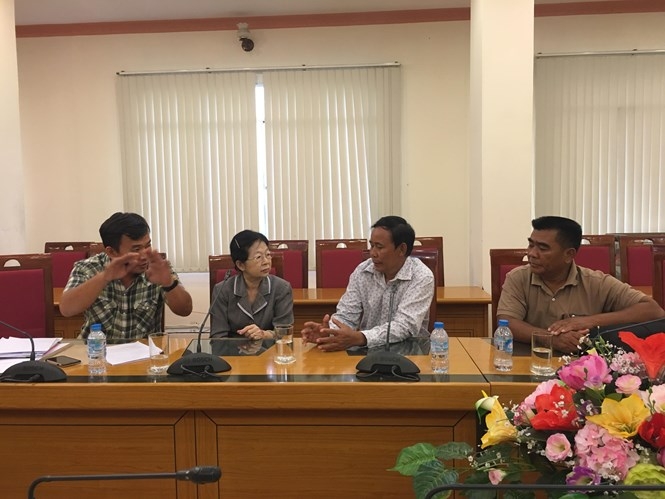 Đại diện của Cục Cảnh sát hình sự (C45) - Bộ Công an Việt Nam đang làm việc với Cảnh sát Hoàng gia Campuchia /// Ảnh: Ngọc Lê