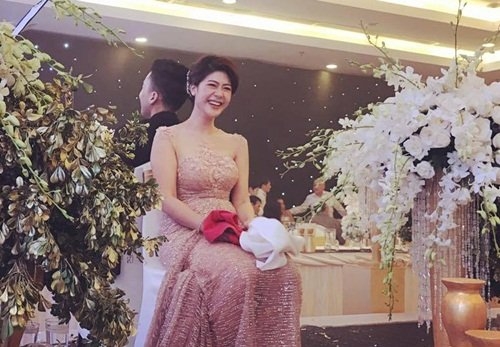 bieu hien la cua truong the vinh khi ban gai cu bat ngo len xe hoa hinh anh 2