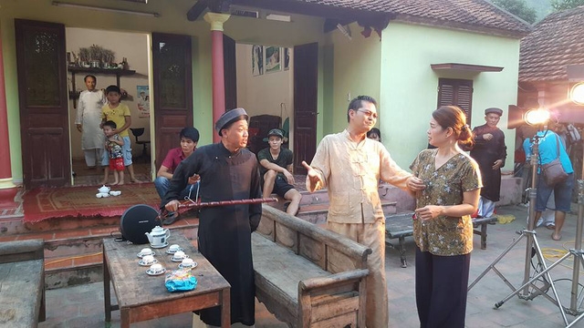 Một cảnh trong hài Tết Làng ế vợ sắp phát hành. Ảnh: TBT.