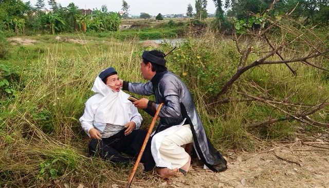 Nhiều đạo diễn nhìn nhận rằng, việc xã hội hóa, kêu gọi tài trợ, mời quảng cáo trong các bộ phim ngày nay là chuyện hết sức bình thường và hiển nhiên của thời đại kinh tế thị trường. Ảnh: PĐH.