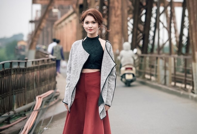 A hau Thuy Dung dien trang phuc thu dong thanh lich hinh anh 7