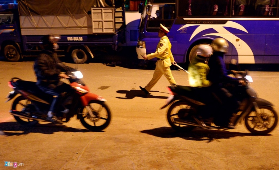 Ket cung 3 gio dong ho tren quoc lo 1 hinh anh 2