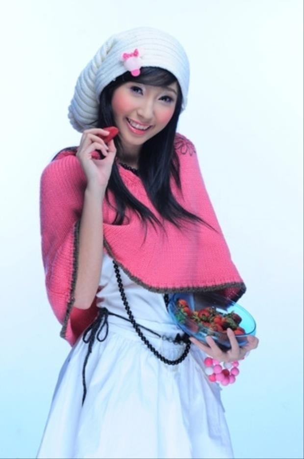 ban gai ngo kien huy chia se ve cuoc song im ang nhung nam qua hinh anh 2