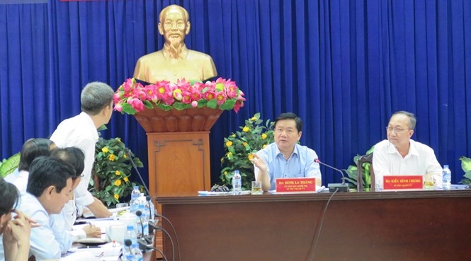 Bí thư Đinh La Thăng chủ trì cuộc họp với lãnh đạo quận Tân Bình (TP.HCM)  /// Ảnh: Trung Hiếu