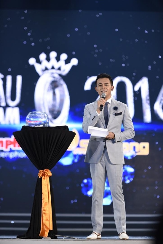 Lương khởi điểm thấp đến khó tin của MC VTV