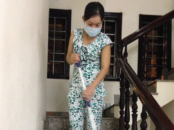 osin xin váy hàng hiệu của chủ