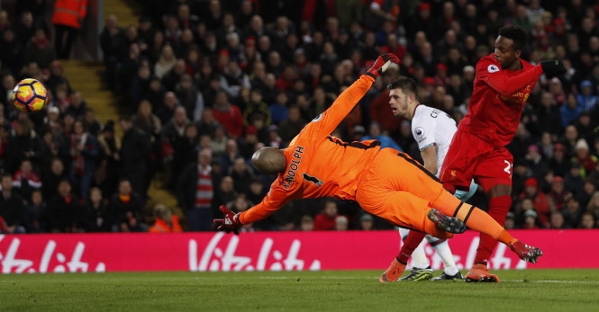 ​West Ham kiên cường cầm chân Liverpool tại Anfield