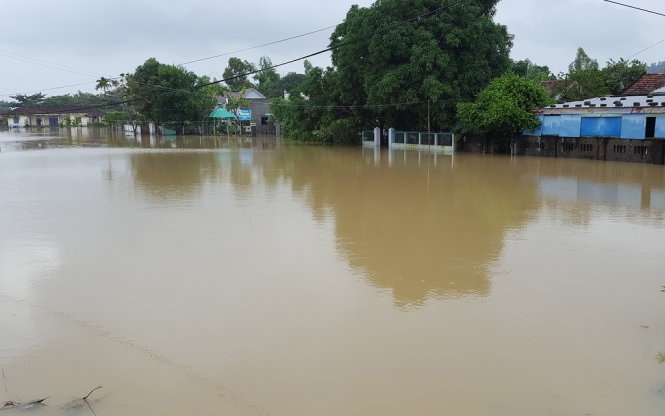 Mưa quá lớn, lũ ở Bình Định, Phú Yên đang lên nhanh 