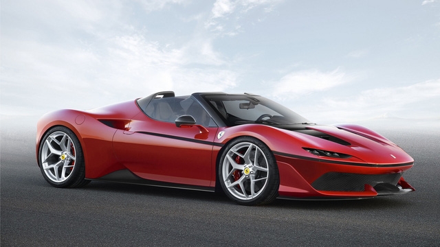  So sánh đầu xe của Ferrari J50... 
