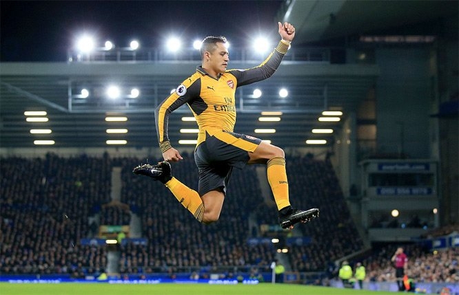 Thua ngược Everton, Arsenal 'nếm mùi đau khổ'