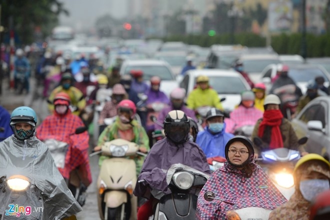 'Chang co nuoc nao buyt nhanh chay cung xe may' hinh anh 1
