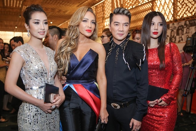 Hoai Linh di dom tao dang tren tham do su kien hinh anh 8