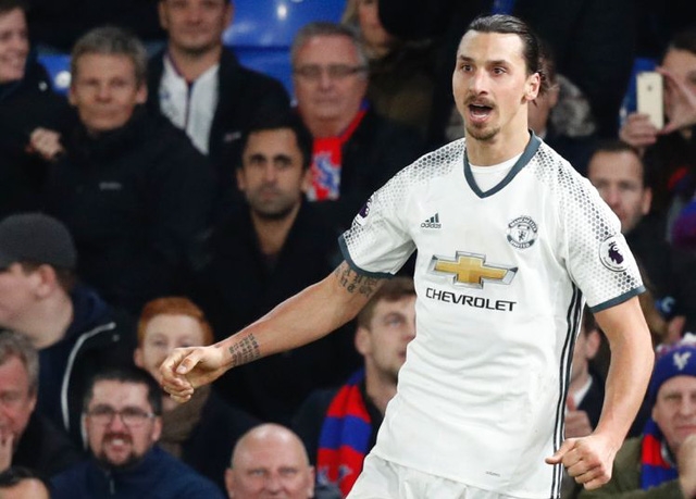 Ibrahimovic thừa nhận bóng đã chạm tay trong pha kiến tạo cho Pogba