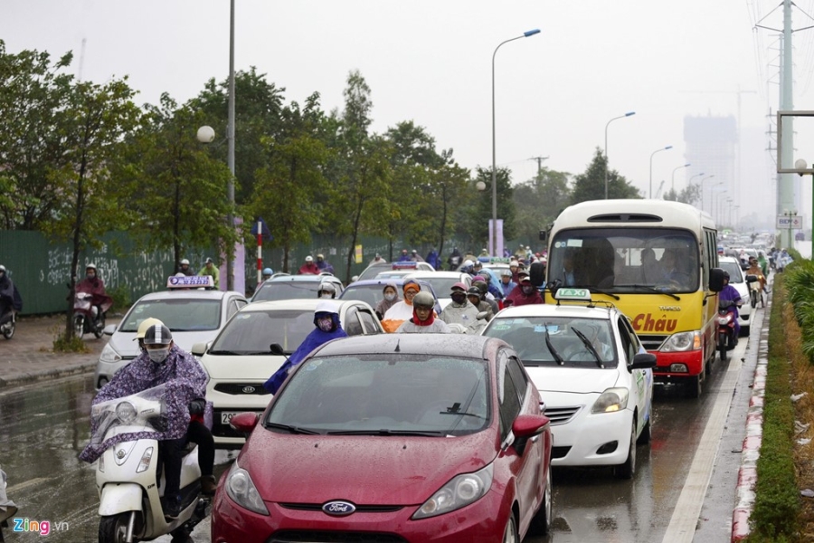 Ket cung giao thong tren tuyen buyt nhanh BRT trong mua hinh anh 8
