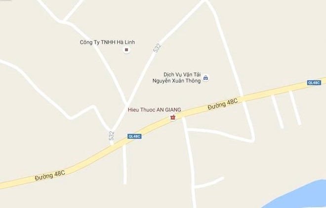 Bi thu xa o Nghe An bi xe buyt tong chet truoc cong nha hinh anh 3