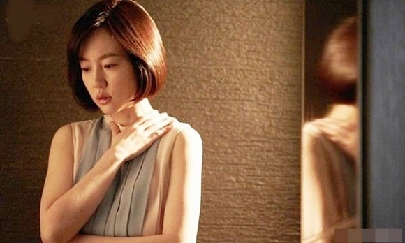 Một lần theo chị giúp việc đi chợ và phát hoảng khi nhìn thấy số dư trong tài khoản 0