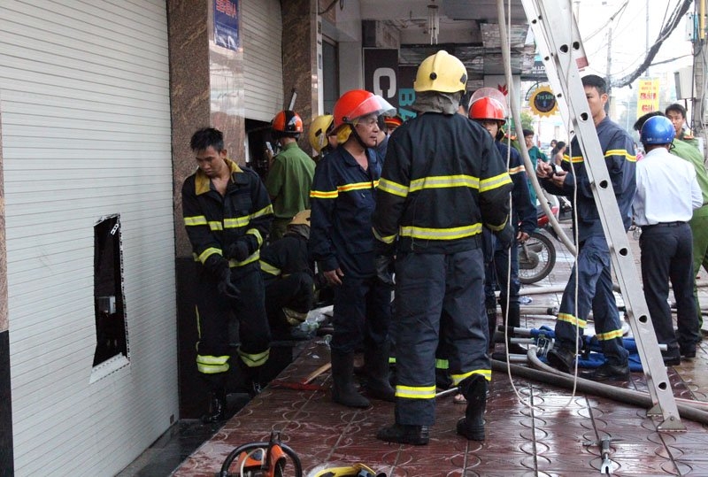 Đại lý vé số nổi tiếng ở Cần Thơ cháy dữ dội