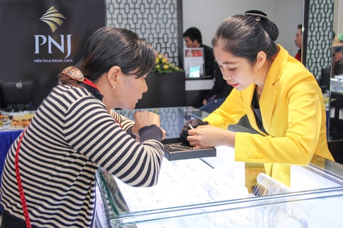vang-sjc-tang-nhe-cuoi-tuan