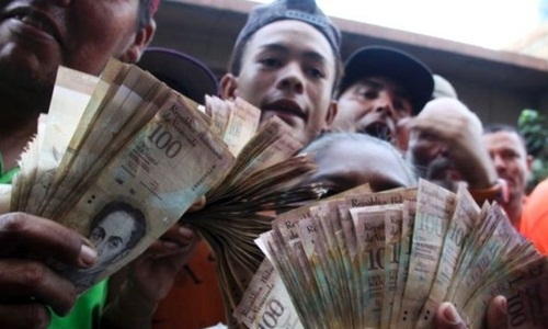 venezuela-hon-loan-vi-doi-tien